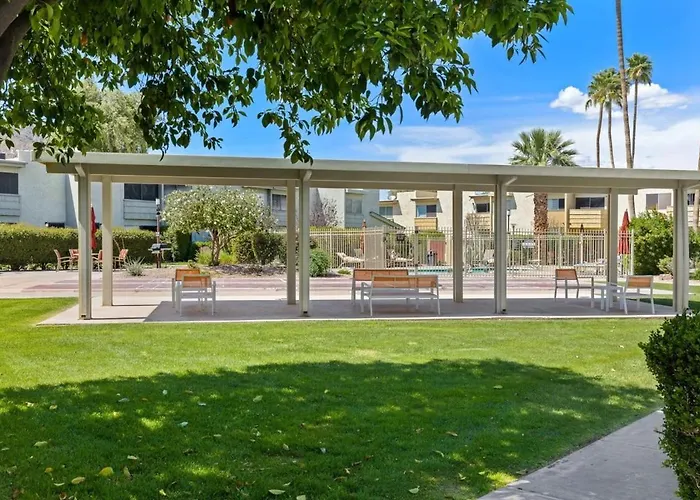 Camelback 446 At Fashion Square Scottsdale